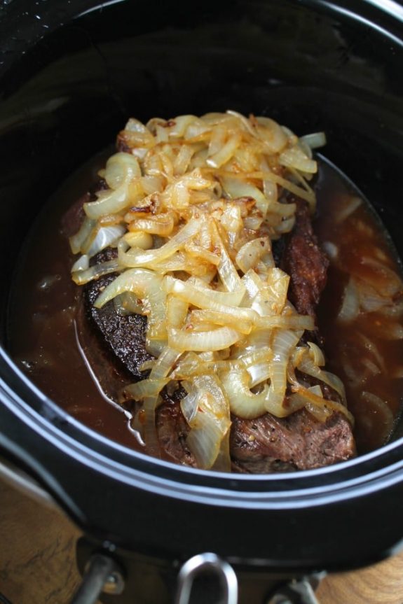 The BEST Instant Pot or Slow Cooker Roast Beef Dinners featured on Slow Cooker or Pressure Cooker at SlowCookerFromScratch.com