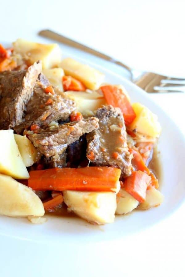 The BEST Instant Pot or Slow Cooker Roast Beef Dinners featured on Slow Cooker or Pressure Cooker at SlowCookerFromScratch.com