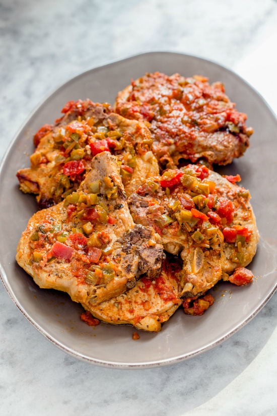 Quick and easy Instant Pot Salsa Pork Chops from Jelly Toast