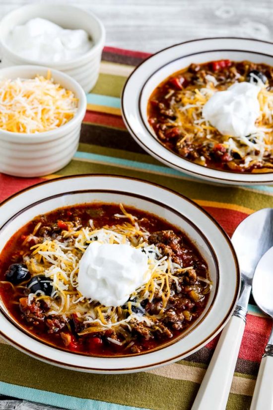 Instant Pot Low-Carb Ground Beef Olive Lover’s Chili finished bowls of chile with toppings