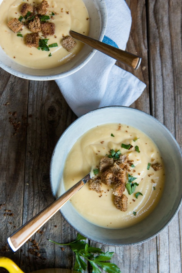 Instant Pot Cauliflower Soup from Mountain Mama Cooks