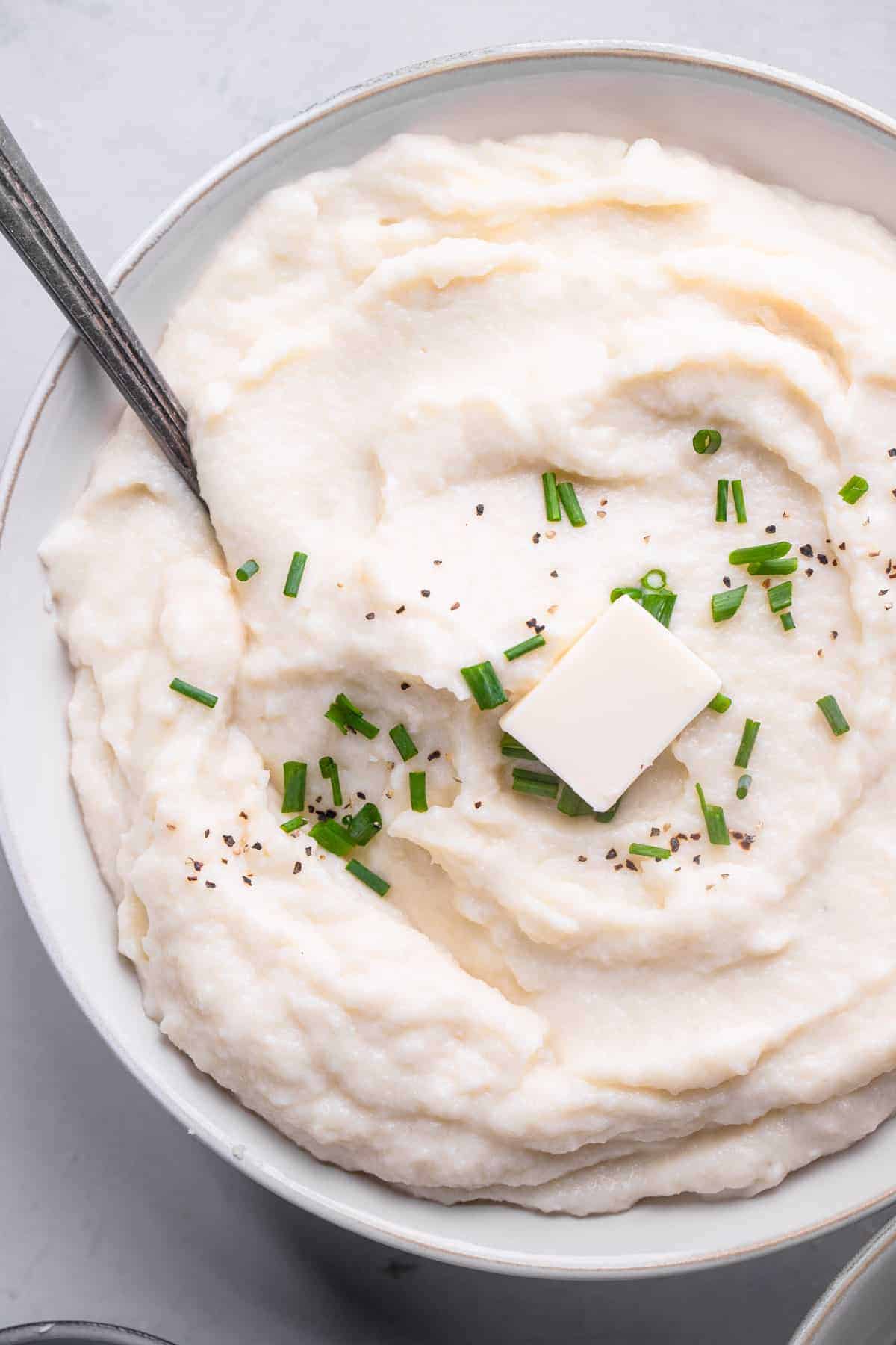 Instant Pot Mashed Cauliflower from Food Faith Fitness